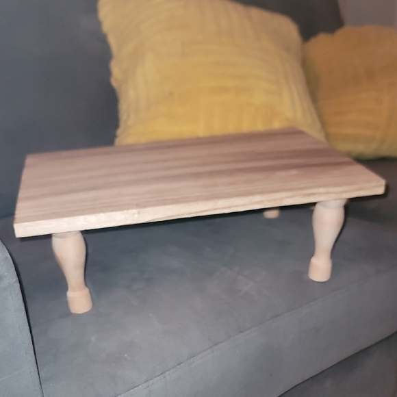 Elegant Wooden Display Stand - Picture 1 of 4